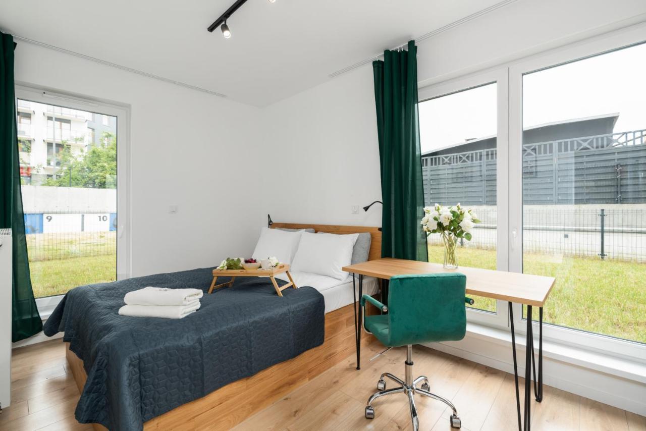 Apartments With Garden Dmowskiego 81 By Noclegi Renters Poznan Ngoại thất bức ảnh