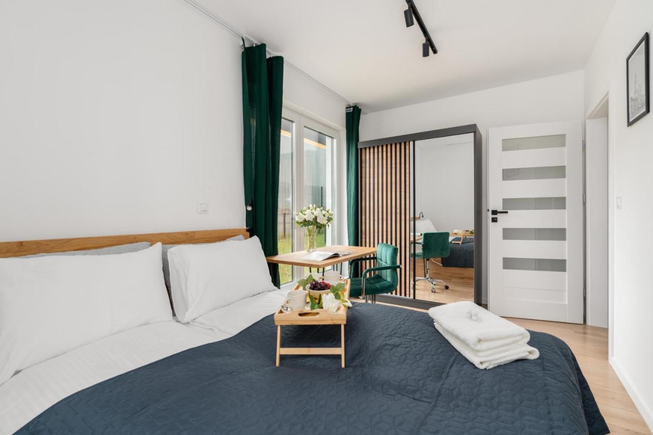 Apartments With Garden Dmowskiego 81 By Noclegi Renters Poznan Ngoại thất bức ảnh