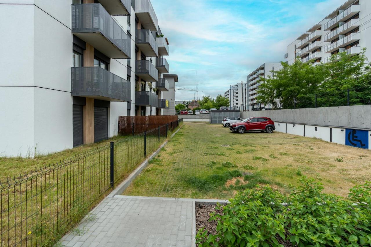 Apartments With Garden Dmowskiego 81 By Noclegi Renters Poznan Ngoại thất bức ảnh