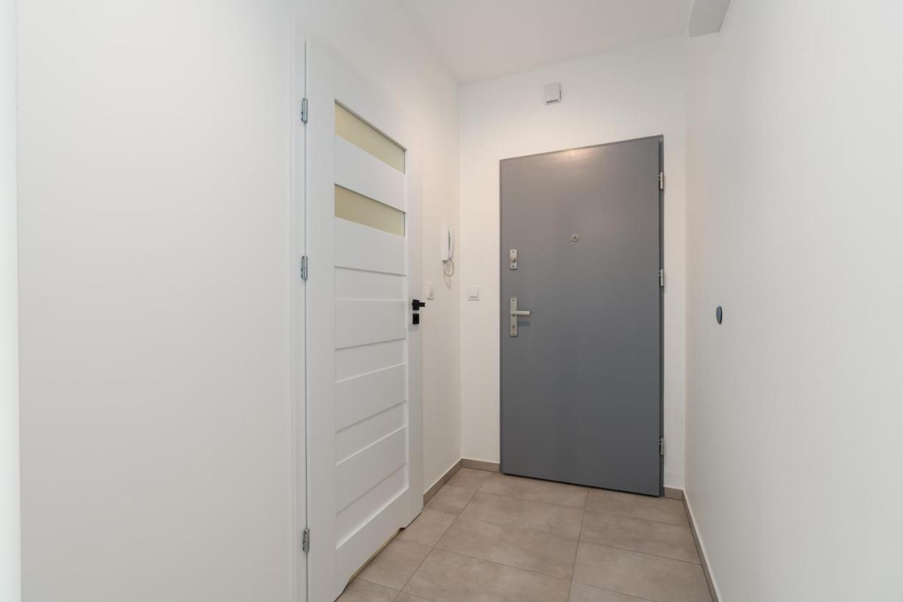 Apartments With Garden Dmowskiego 81 By Noclegi Renters Poznan Ngoại thất bức ảnh