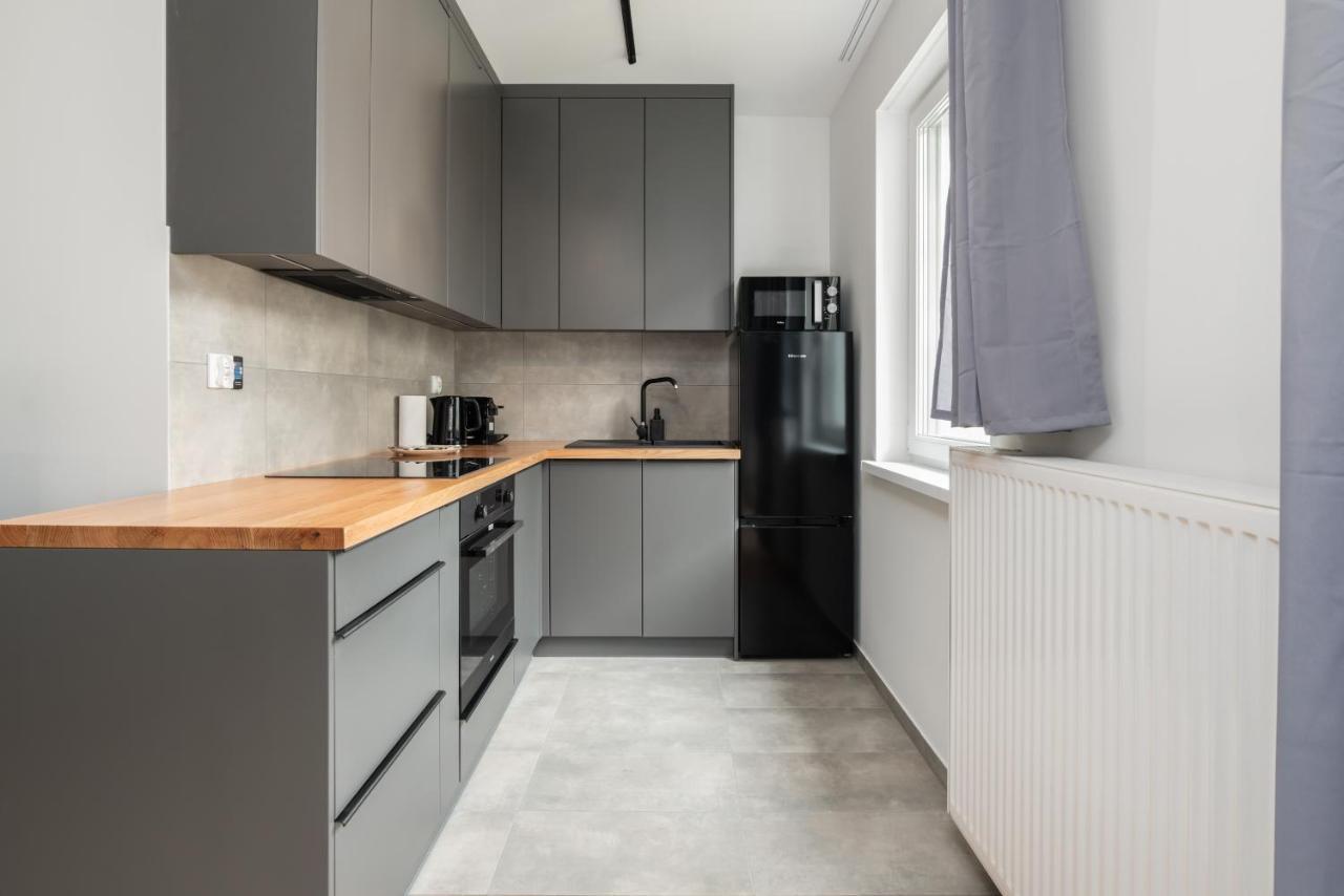 Apartments With Garden Dmowskiego 81 By Noclegi Renters Poznan Ngoại thất bức ảnh