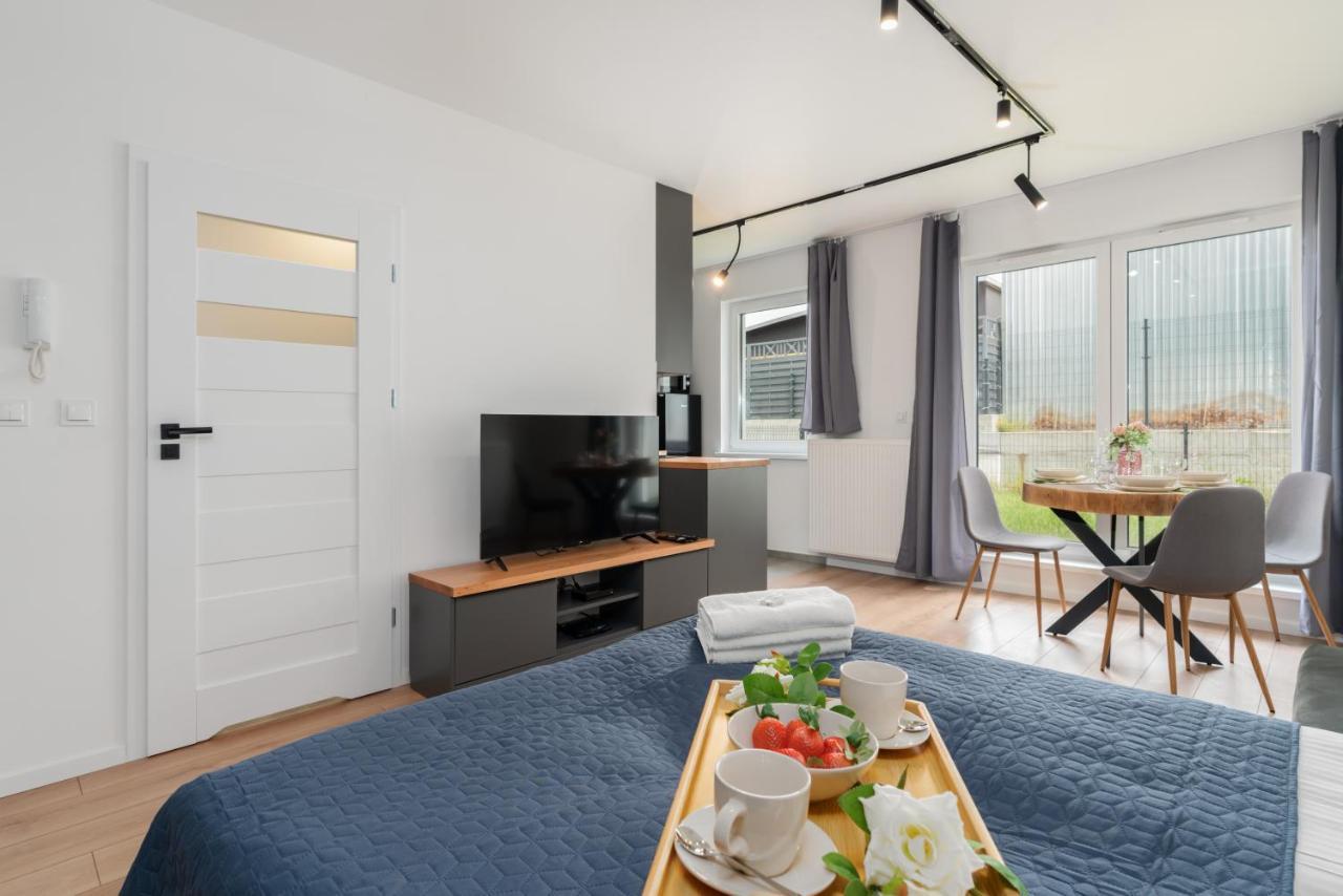 Apartments With Garden Dmowskiego 81 By Noclegi Renters Poznan Ngoại thất bức ảnh